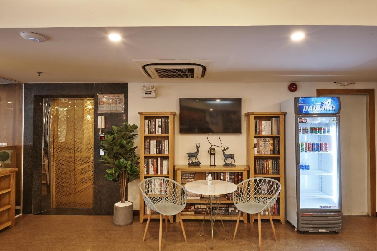 Sai Gon'S Book Hotel - The Airport Front Ciudad Ho Chi Minh  Exterior foto